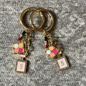 Key fob 🔑 purse charm 👜 backpack charm🎒 hang tag 🏷